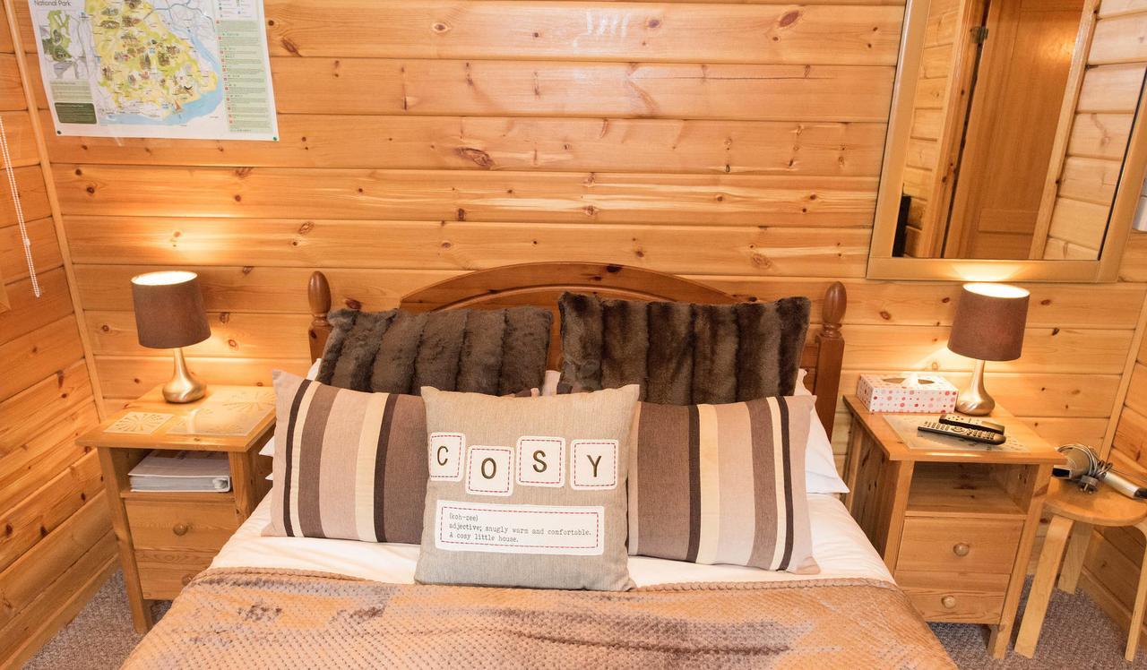 Cypress Log Cabins Accommodation Godshill  المظهر الخارجي الصورة